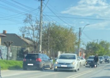 Pieton de 83 de ani, sub influența alcoolului, accidentat de un motociclu, în timp ce traversa strada Comuna din Paris prin loc nepermis