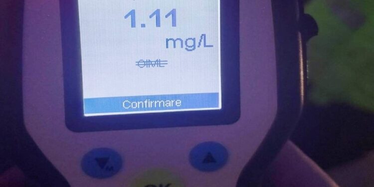 La volan cu o alcoolemie de 1.11 mg/l alcool pur în aerul expirat, la ora 7.40 dimineața