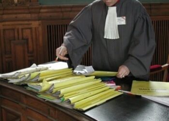 Arestat preventiv pentru încă 30 de zile după ce a săvârșit două infracțiuni de evadare din arestul la domiciliu
