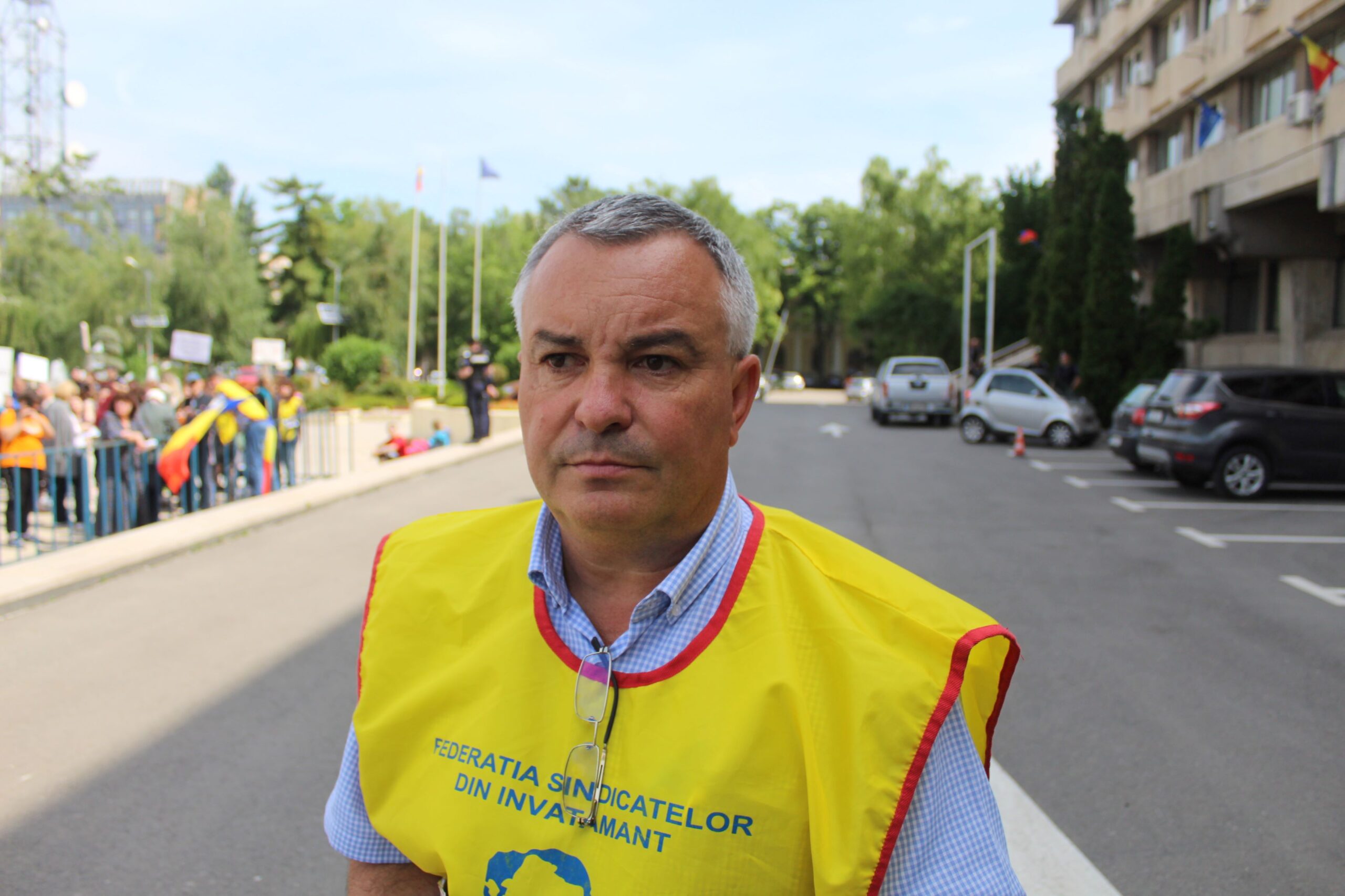 Video: Aproximativ 1500 de sindicaliști din învățământ au pichetat astăzi Prefectura Brăila
