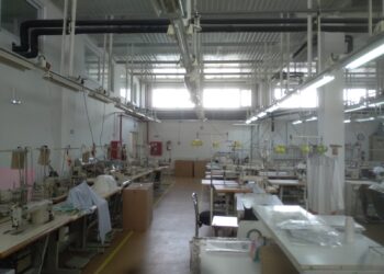 Controale ale Garzii de Mediu la o fabrica de confectii din Braila
