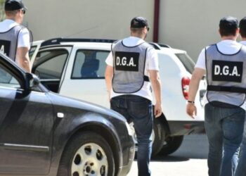 Instructor auto prins în flagrant de ofițerii de poliție din cadrul Direcției Generale Anticorupție – Serviciul Județean Anticorupție Brăila după ce a primit o sumă de bani de la o cursantă