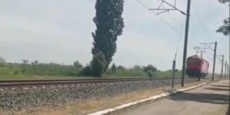 Video: Record de viteză stabilit de o locomotivă pe Inelul Mare de la Făurei