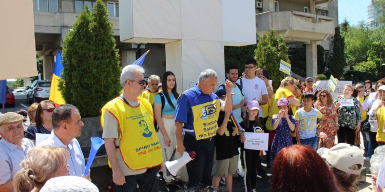 Video: Protest al cadrelor didactice și personalului auxiliar din învățământ