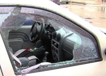 În perioada 20 aprilie – 4 iunie, a spart 22 de autoturisme din care a furat mai multe bunuri și bani. Opera atât pe timp de zi cât și noaptea