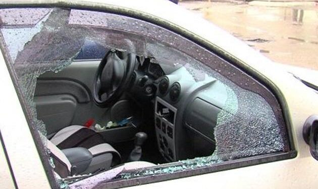 În perioada 20 aprilie – 4 iunie, a spart 22 de autoturisme din care a furat mai multe bunuri și bani. Opera atât pe timp de zi cât și noaptea