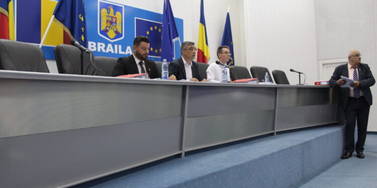 Președintele Chiriac deranjat de faptul că liberalii pun întrebări în plenul ședințelor Consiliului Județean: ”Sunt chestii tehnice pe care poate să le răspundă oamenii tehnici. Iar dumneavoastră, în cadrul ședințelor de Consiliu, îmi puneți mie, personal, întrebarea”