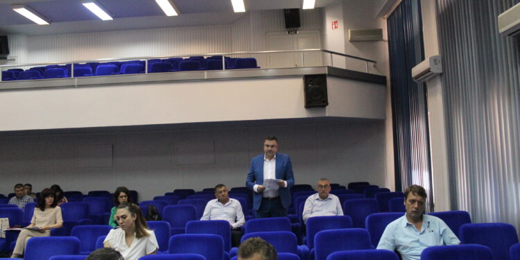 Consilierul PNL Alexandru Bucălău a atras atenția în plenul CJ asupra unor ilegalități privind acordarea unui spațiu de 87 mp din Sala Polivalentă, în folosință gratuită către HC Dunărea Brăila