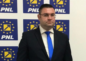 Alexandru Bucălău (PNL): ”Abia în anul 2023 a ajuns lumina şi pe strada primarului Marian Dragomir şi a realizat că autobuzele electrice reprezintă viitorul în ceea ce priveşte transportul public”