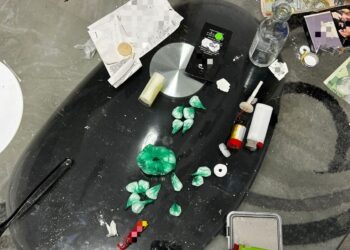 Cercetați pentru trafic de droguri de mare risc