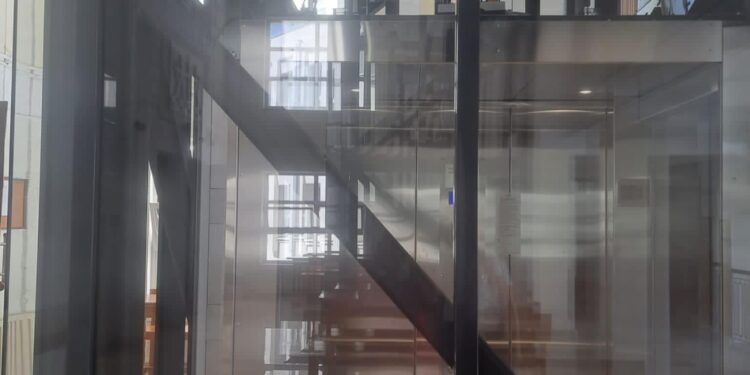 Au fost puse în funcțiune ascensoarele nou construite în incinta Palatului Justiției Brăila