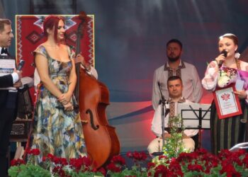 Alexandra Diana Dan, reprezentanta a zonei etnofolclorice Bucovina, este câştigătoarea marelui trofeu  al  Festivalului Internațional de folclor Cântecul de dragoste de-a lungul Dunării