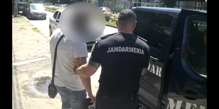 Substanțe posibil interzise ascunse în lenjeria intimă