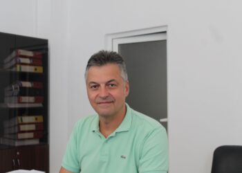 Cătălin Canciu: ”S-a dovedit în ultimul an, că un om politic, care nu are nimic de a face cu educația, și crede că cunoaște totul despre școală, n-a făcut altceva decât că și-a contruit un avatar pe care l-a dirijat nefericit”