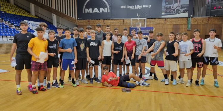 Baschetbaliștii de la Cuza Pirates Brăila vor juca duminică, 17 septembrie, la Brăila, 3 meciuri amicale cu echipele de la CS Fly OC Constanța