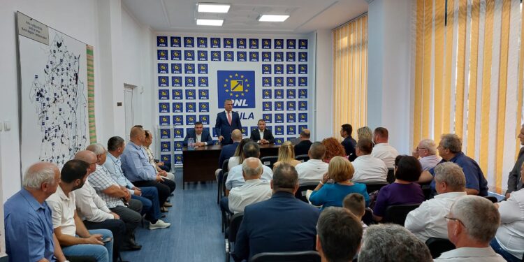 Primarii prezenți la întâlnirea cu ministrul Veștea au primit lămuriri și date suplimentare care să-i ajute în accesarea unor fonduri prin Ministerul Dezvoltării