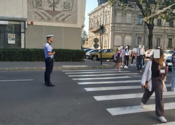 Poliţiştii brăileni au fost alături de elevi, la început de an școlar
