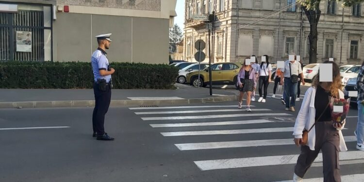 Poliţiştii brăileni au fost alături de elevi, la început de an școlar