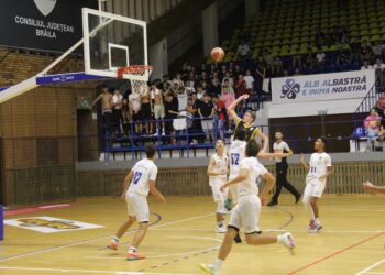 Spectacol în teren și în tribune la turneul de baschet U15. Cuza Pirates Brăila a câștigat toate cele trei meciuri