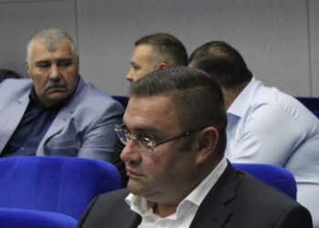 Liberalii au cerut explicații pe tema majorării contribuției CJ Brăila către HC Dunărea, cu suma de 1,2 milioane de lei. Clauza de reziliere a contractului cu Costică Buceschi, în valoare de 20 mii de euro, va fi plătită din fonduri private