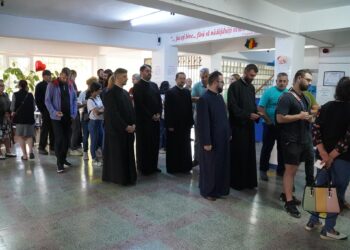 Preoţii şi credincioşii din Arhiepiscopia Dunării de Jos solidari cu semenii aflaţi în suferinţă