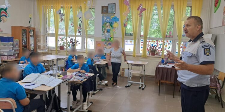 Ședințe de educație rutieră printre elevi