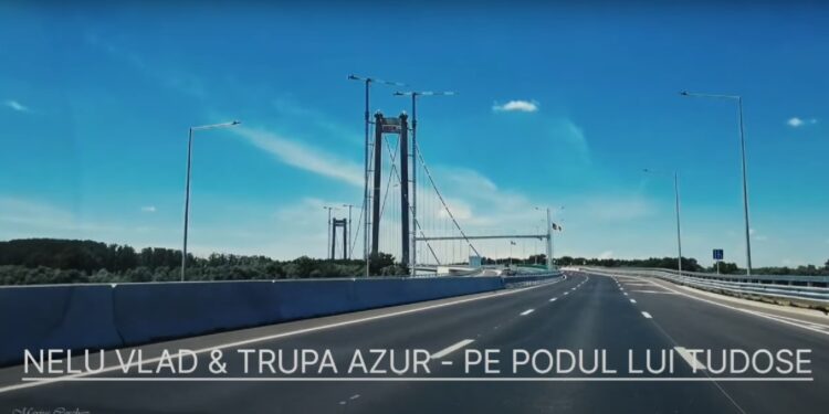 Trupa AZUR – „odă” pentru ex-premierul Mihai Tudose. Nelu Vlad și Formația AZUR au cântat, în premieră, la Festivalul Peștelui, melodia ”Podul lui TUDOSE de la Brăila” 