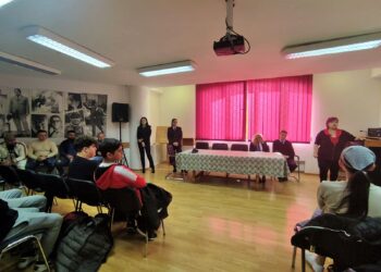 Elevi de la Liceul Teoretic ”Panait Cerna” au avut ocazia să stea de vorbă cu deținuți custodiați în cadrul Penitenciarului Brăila
