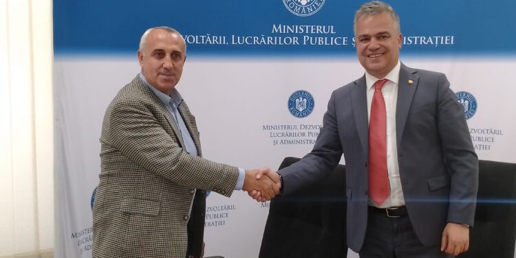 12 km de străzi din comuna Ulmu asfaltate în baza unui proiect finanțat de Ministerul Dezvoltării, Lucrărilor Publice și Administrației