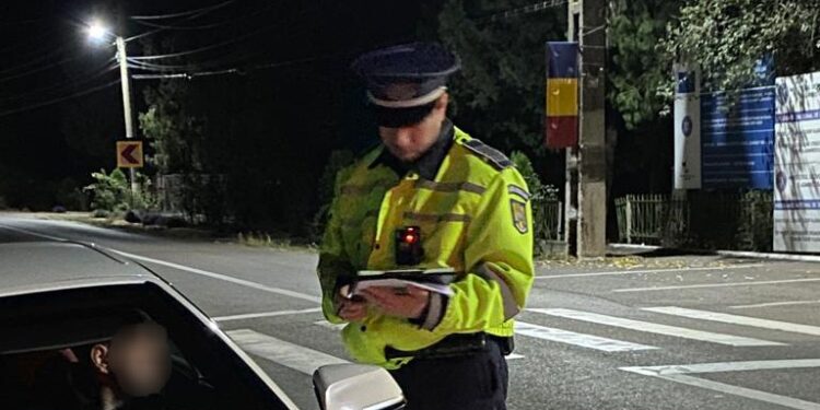Polițiștii au aplicat 227 de sancțiuni contravenționale, în valoare totală de 75.645 de lei
