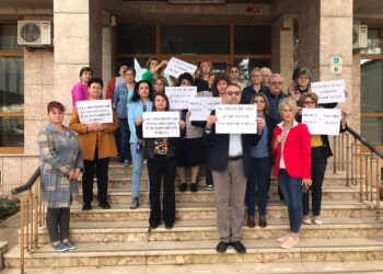 Protest spontan joi dimineață la Casa Județeană de Pensii Brăila