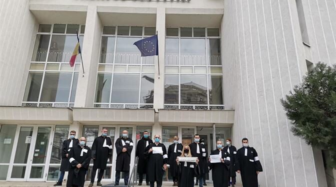 Miercuri, 4 octombrie, în intervalul orar 11:00 – 12:00, avocații brăileni vor protesta