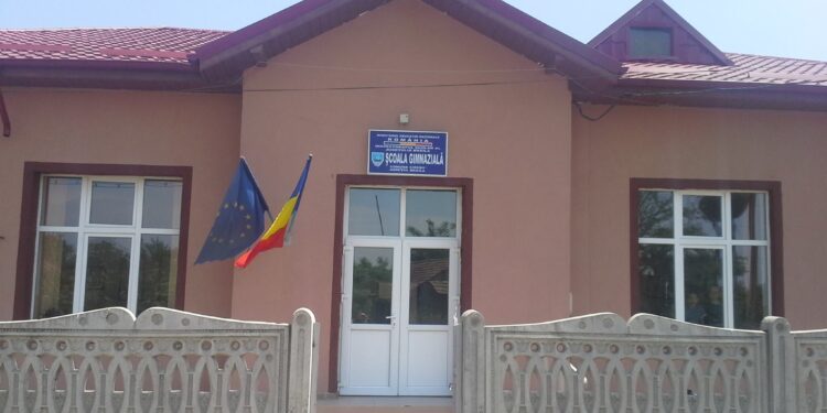 Opt școli din județul Brăila vor fi beneficiare ale programului Masă caldă