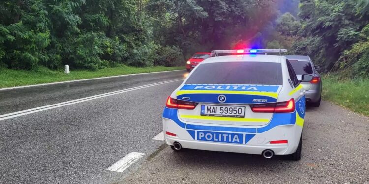 Un brăilean, de 25 de ani, s-a încuiat în mașină și a blocat traficul pe Valea Oltului, iar apoi a fugit de poliție