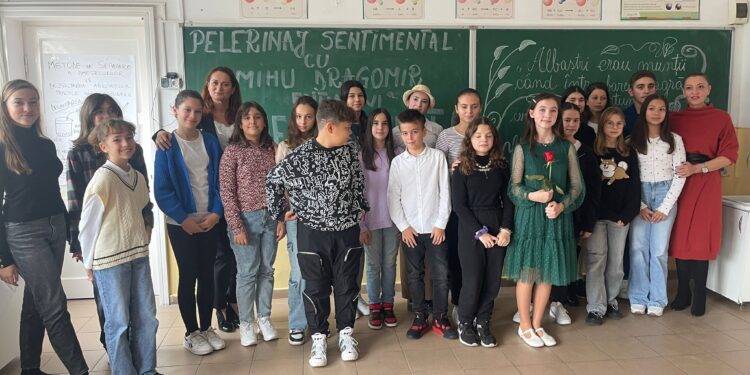 Proiectul judeţean „Pelerinaj sentimental cu Mihu Dragomir” a venit în întâmpinarea zilei Şcolii „Mihu Dragomir”