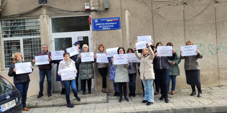Protest spontan al angajaților de la Direcția Regională de Statistică Brăila