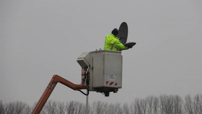 Localități din județul Brăila rămase fără energie electrică din cauza intensității vântului