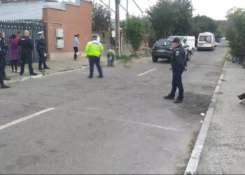 Copil de un an și cinci luni accidentat de o mașină a polițiștilor din cadrul Serviciului de Investigații Criminale
