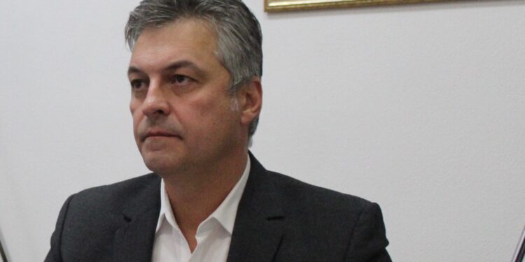Cătălin Canciu: Burse de merit pentru elevi cu medii sub 4.99 sunt acordate doar la elevi de clasa a IX-a