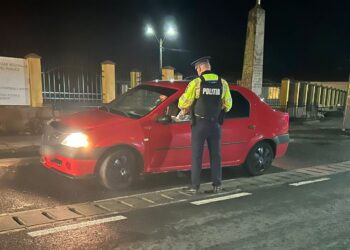 Polițiștii Biroului Rutier au efectuat activități de îndrumare, supraveghere și control al traficului rutier în zona unităților de învățământ