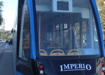 Foto+video: Două tramvaie noi, fabricate la Arad, au ajuns astăzi la Brăila