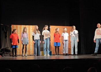 Premii obținute de membrii cercului de teatru realizat de Asociația Culturală „Ludik Art” la Festivalul de teatru pentru copii și adolescenți Bujor Măcrin