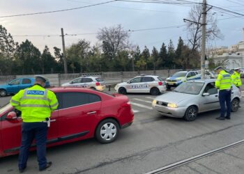 În cursul zilei de luni 4 decembrie, polițiștii au intervenit la 31 de evenimente, 28 dintre acestea fiind sesizate prin apel SNUAU 112