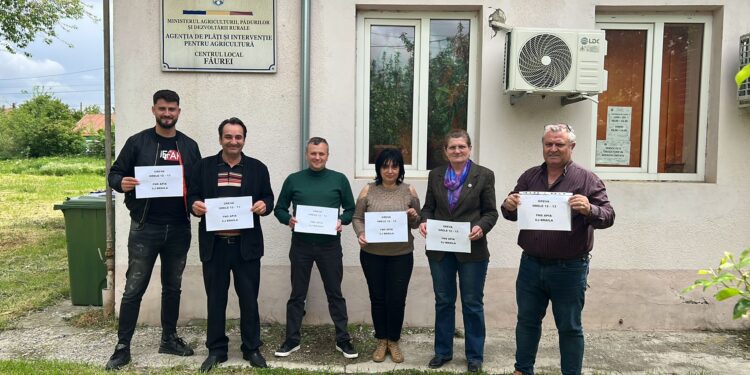 Protest spontan al angajaților de la Centrele APIA