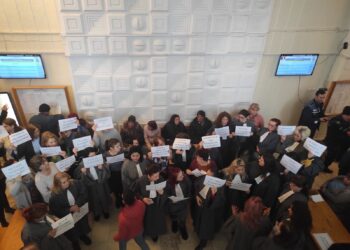 Personalul auxiliar de specialitate și conex din instanțe și parchete continuă protestul pe o perioadă nedeterminată