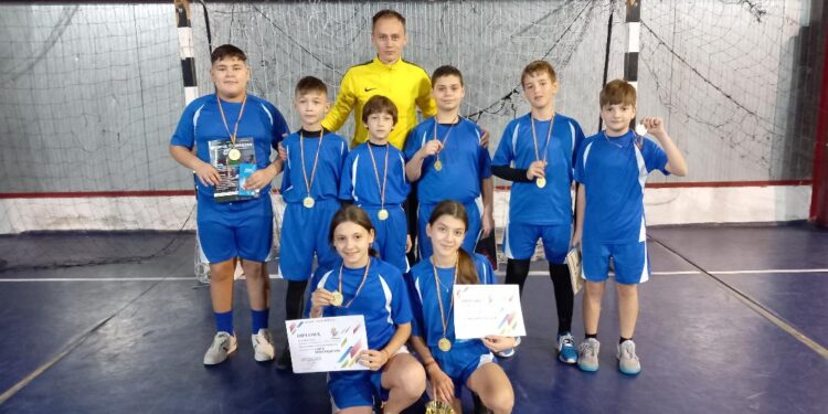 Echipa școlii Vasile Alecsandri a câștigat ”Cupa Speranțelor” la rugby-tag
