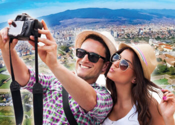 Turiștii străini au cheltuit aproape 4 miliarde de lei în România în primele 9 luni din acest an