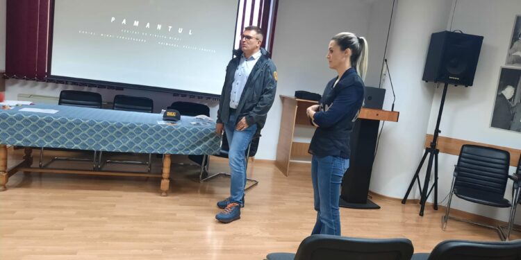 Serviciul Judeţean Anticorupţie Brăila a desfășurat o activitate educativ-preventivă cu elevi ai Liceului “Hariclea Darclee”