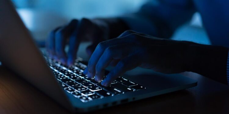 Un nou tip de fraudă, care devine tot mai răspândit, denumit Romance Fraud