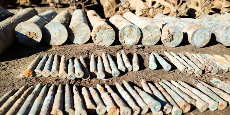 3487 obiecte de muniție descoperite în urma unor lucrări de excavație în municipiul Râmnicu Sărat